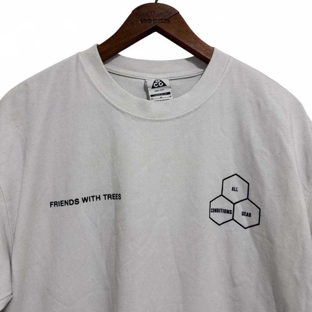 Nike ACG Walking Palm Friends With Trees Graphic T-Shirt White Medium